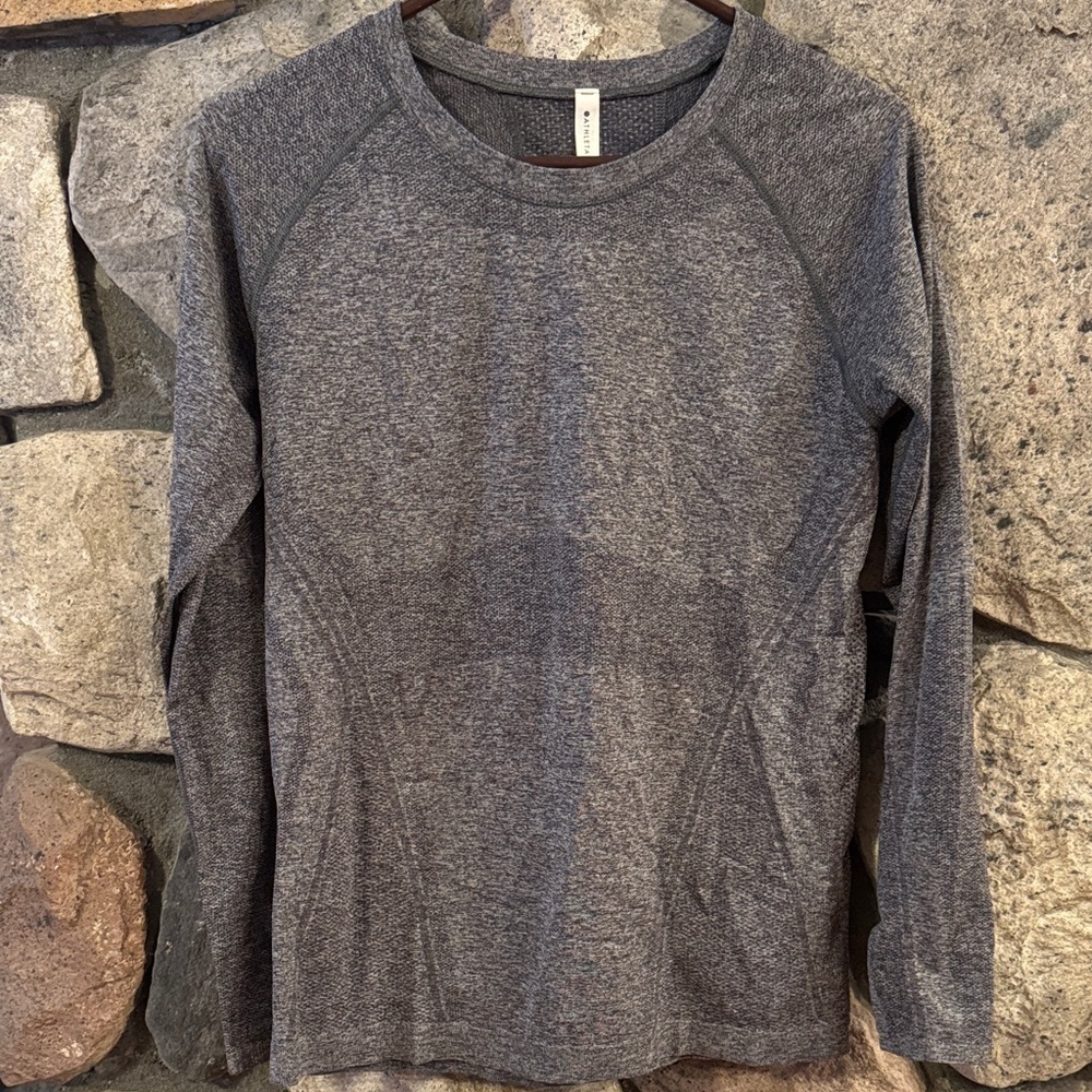 Athleta Heather Gray Momentum Long Sleeve  Long Sleeve top women’s large